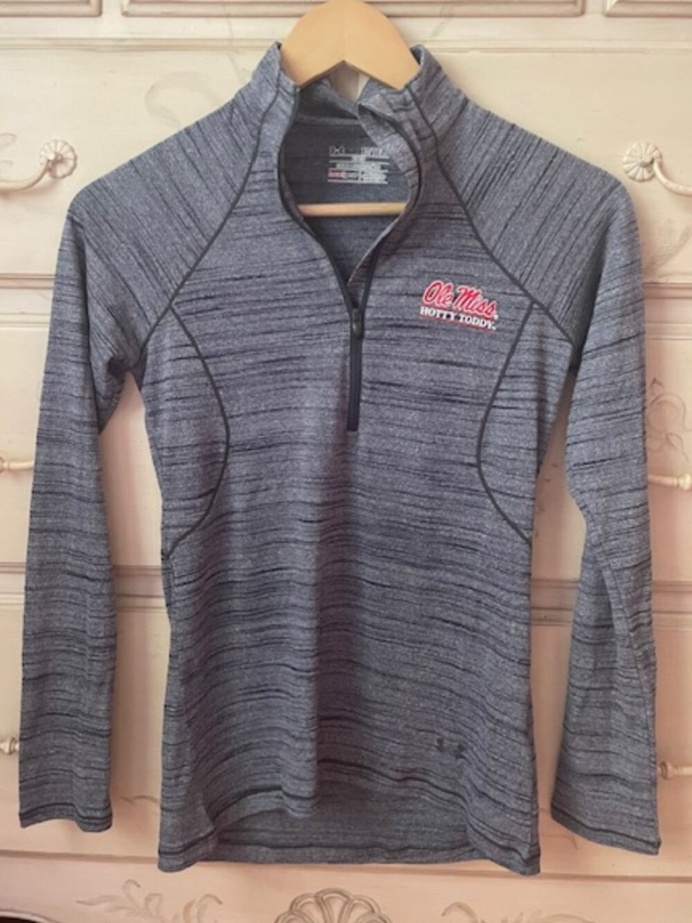 XS Ole Miss Under Armour Women's Fitted QuarterZip- lightweight